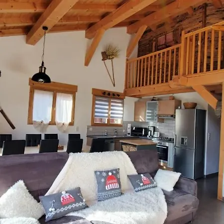 Superbe Demi Luxueux 120m² 8 Personnes A Sallanches. Holiday home *